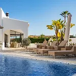 Vila Casa Blanca *