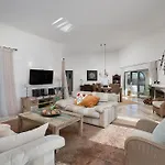 Villa Casa Blanca *