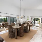 Villa Casa Blanca *